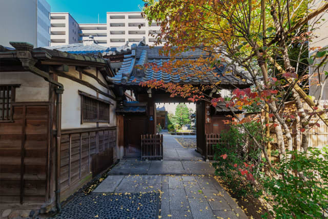 Jigoro Kano: La síntesis (5)
Entrada del templo Eishoji